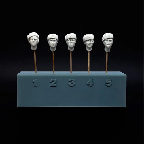 Soviet ushanka winter hat - 1/35,
