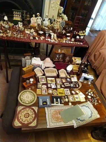 Huge lot doll house items - lot,