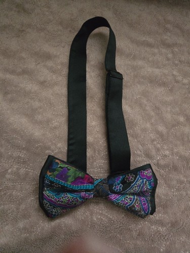 Bowtie paisley design silk - design,