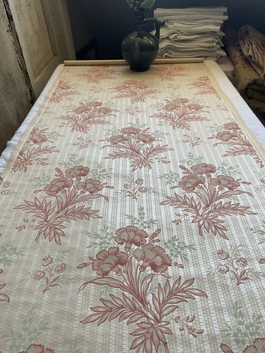Antique wallpaper floral pink - wallpaper,