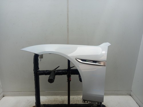 Jaguar left front wing s - left,