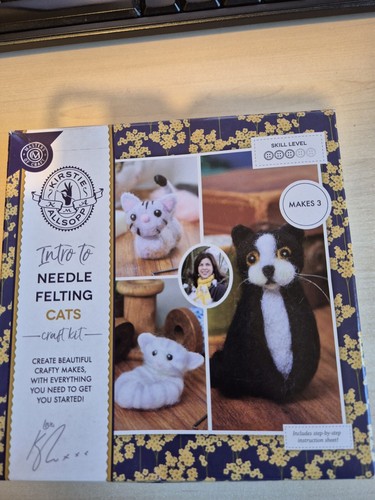Intro needle felting - needle, cats