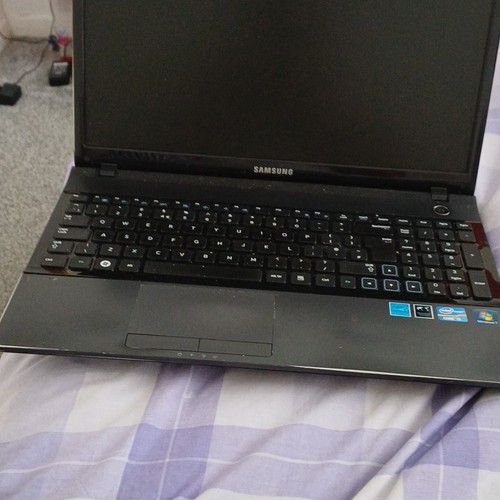 Samsung np300e5c a0cuk - np300e5c-a0cuk, 15.6"
