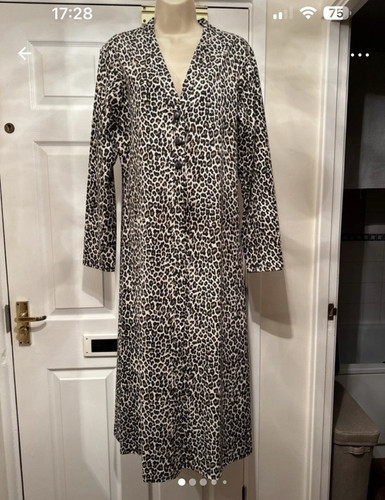 Kit leopard print neck - kit, v-neck