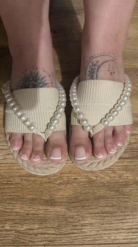 Women well worn - flip, flops
