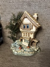 Pendelfin Castle Tavern Hand