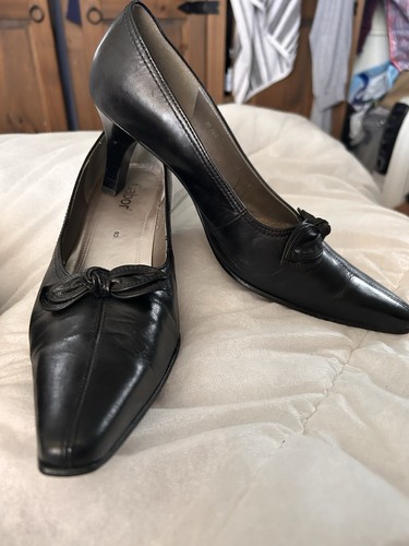 Ladies size black leather - ladies, 8