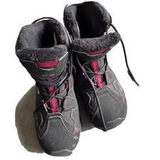saloman ladies walking boots