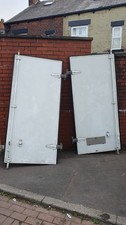 twin barn style rear doors off