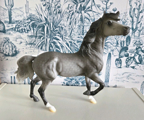 Breyer traditional hwin - traditional,