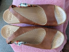 Crocs Brown Leather A-Leigh