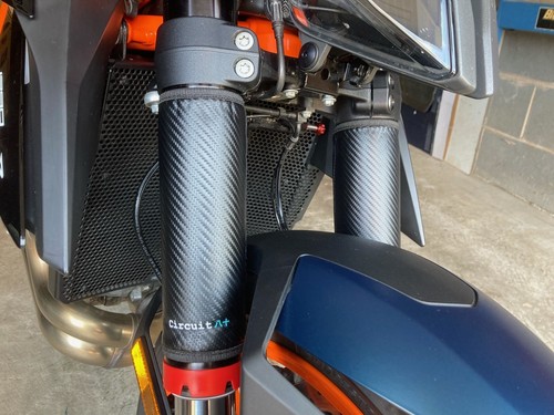 Motorcycle front fork - front,