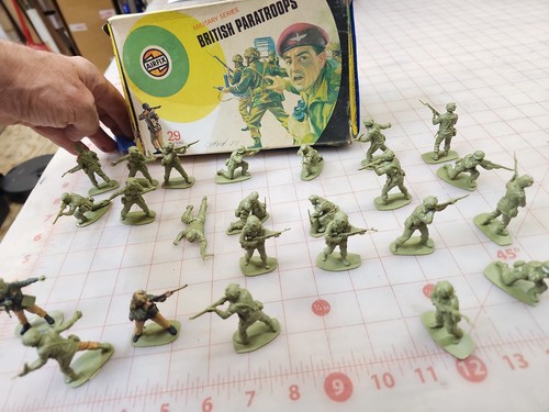 British paratroops airfix - british,