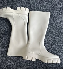 Cream Ladies Knee High Boot In