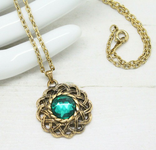 Vintage signed emerald green - signed,