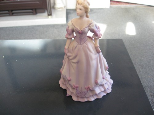 Coalport figurine called - coalport, beau
