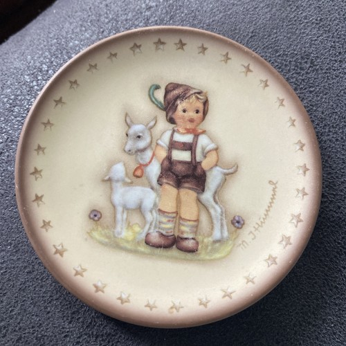 Hummel collectible mini plate - collectible,