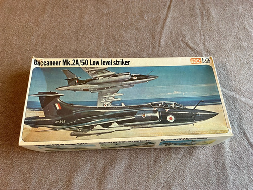 Frog model kit - 1:72, –