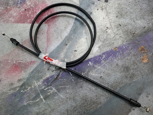 Piaggio b125 seat catch