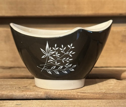 Carlton ware aged brown cream - carlton,