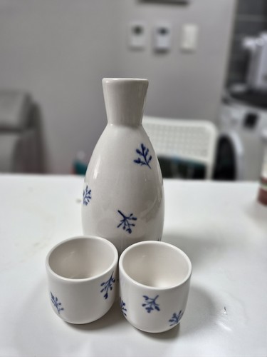 Hand painted floral ceramic - ​hand-painted,