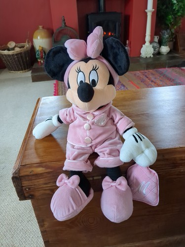Minnie mouse dressed pink - minnie, in