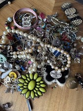 Vintage modern broken mixed - vintage/modern,