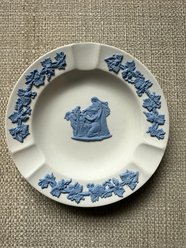 Wedgwood jasperware blue - wedgwood,