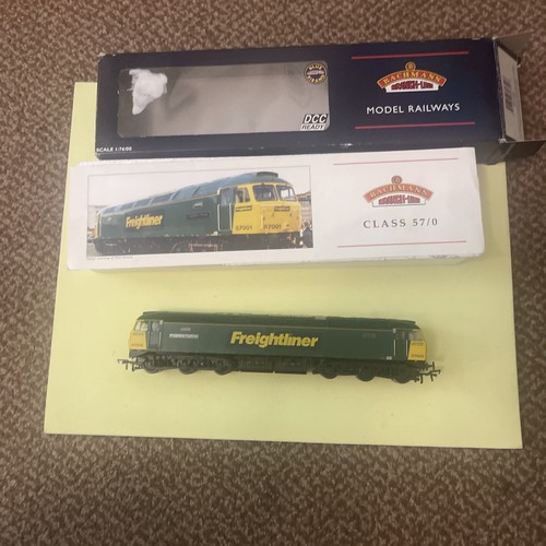 Bachmann class freightliner - bachmann,