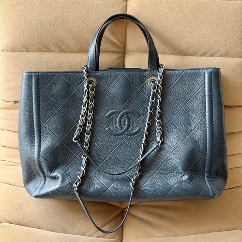 Chanel logo shopping tote - chanel,