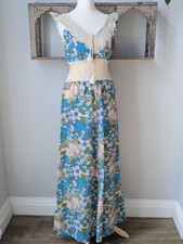 Vintage 60s 70s crochet floral