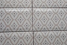 6 DIAMOND DESIGN BEIGE/BROWN/WHITE GLOSSY BEVELED EDGE WALL TILES - 10cm x 20cm