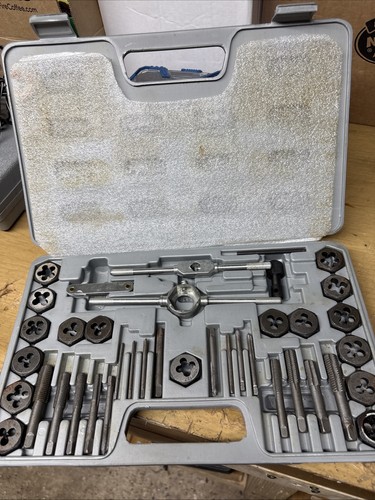Piece metric tap die set - die,