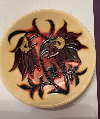 Moorcroft pottery pasque - moorcroft,