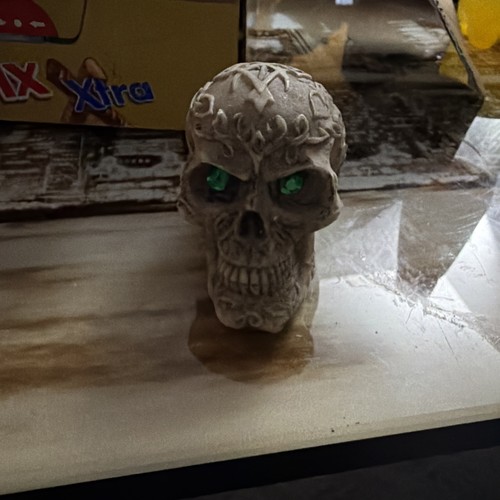 Skull small ornament - small, with