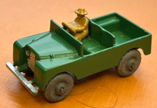 Matchbox Moko Lesney # 12a Land Rover 4GMW + driver VNMint no box watch video
