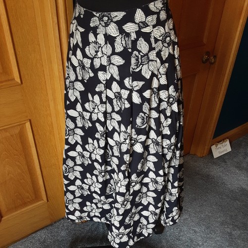 Bnwt seasalt skirt size - bnwt,
