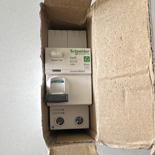 Schneider electric resi9 rccb - schneider,