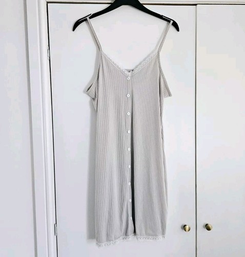Pale grey white - pale,
