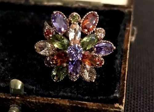 Vintage style jewellery - style,