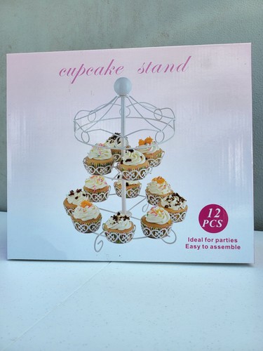Carousel style cupcake - cupcake, stand