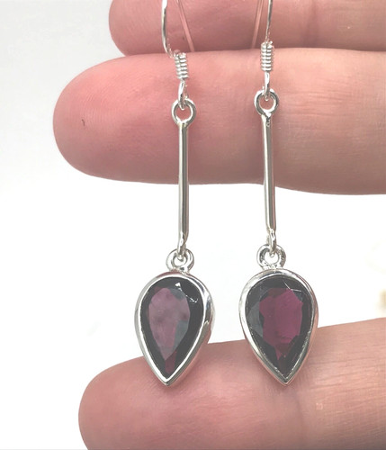 Garnet pear long - , drop