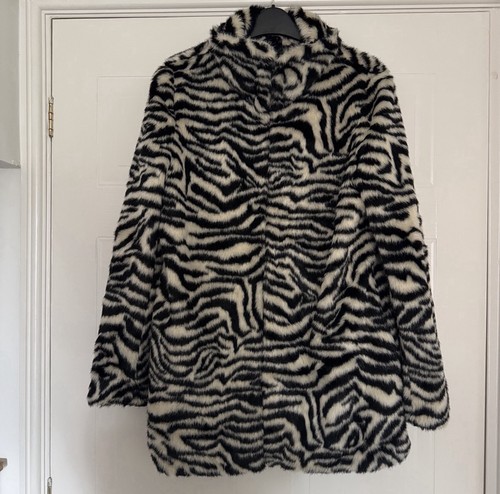 Women coat zebra print - zebra,
