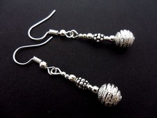 A PAIR OF PRETTY TIBETAN