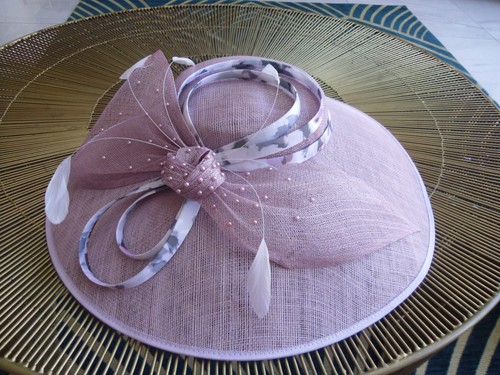 Stunning ladies wide - wide, 16"