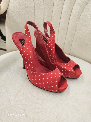 Red polka dot pin - polka, up