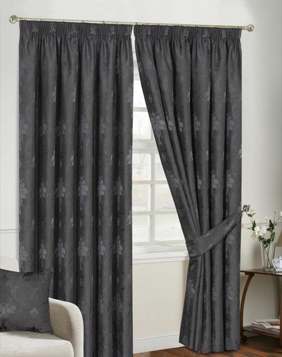 Pencil pleat fully - pleat,