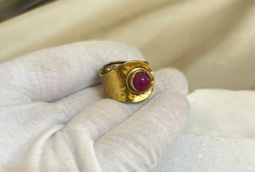 Deep red cabochon ruby - red,