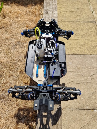 Team associated rc8b4 nitro - ,