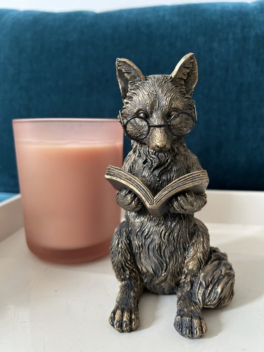 Vintage style sitting - vintage, resin